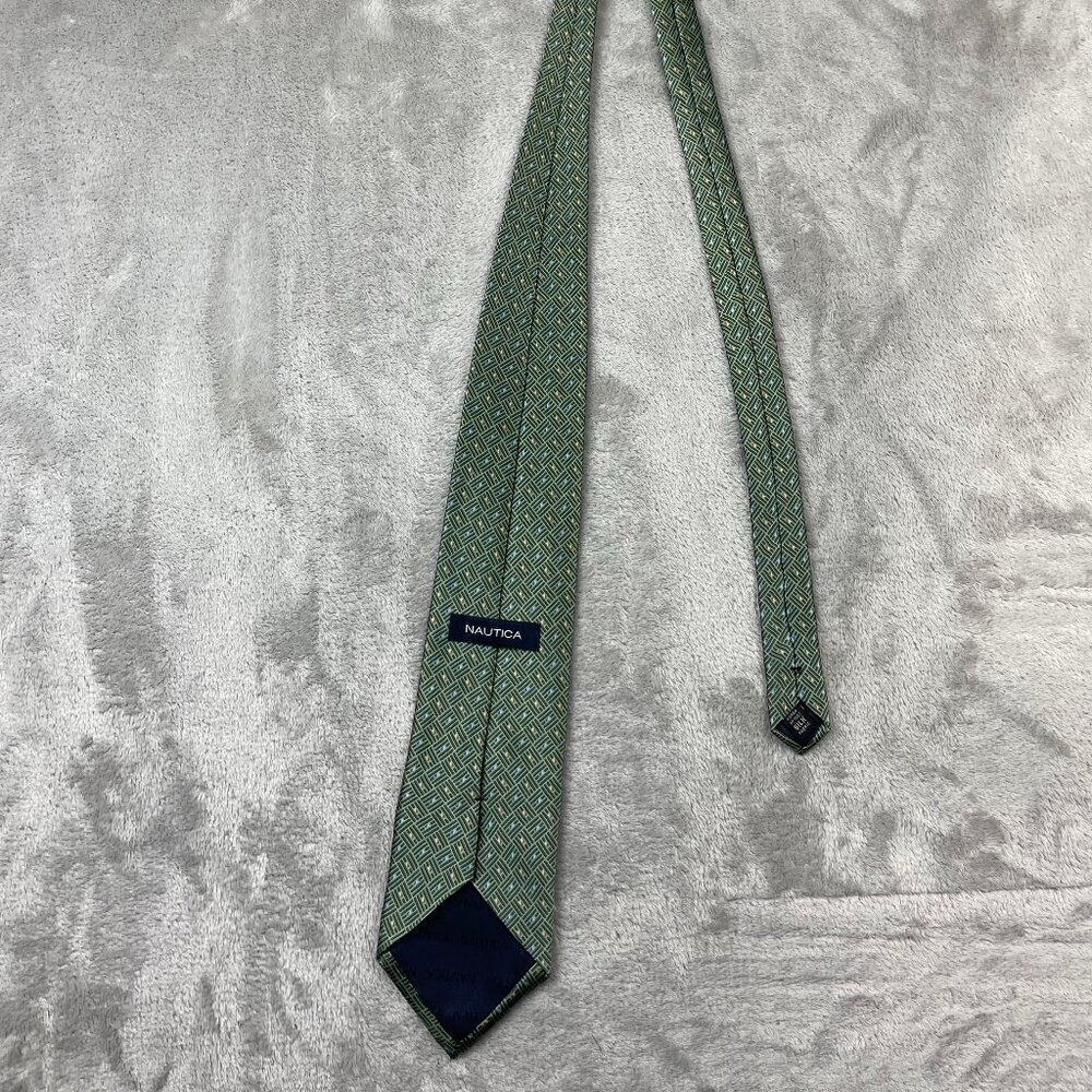 Nautica Men's Classic 100% Silk Neck Tie - Picture 6 of 6